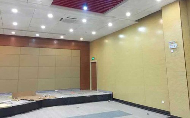 四川樂(lè)山學(xué)校會(huì)議室吸音纖維板聲學(xué)工程-3 四川樂(lè)山學(xué)校會(huì)議室吸音纖維板聲學(xué)工程-3