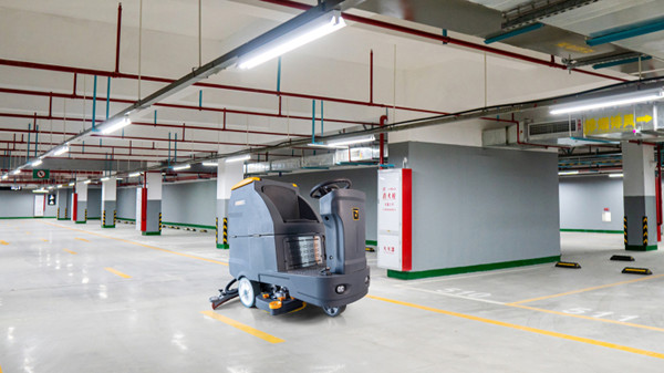 清潔設(shè)備廠家教你怎么選購洗地機(jī)