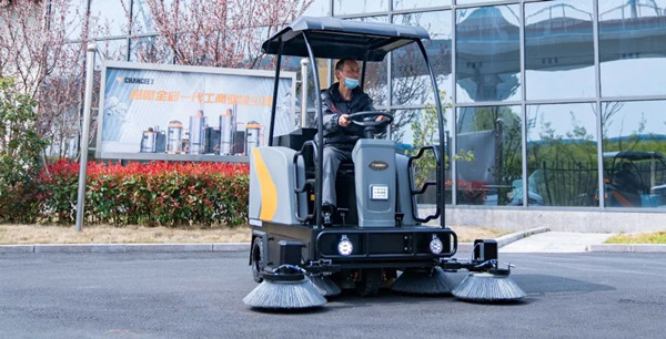 工業(yè)清潔設(shè)備廠家的掃地機選購指南