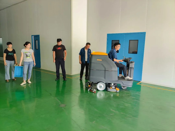 安徽應(yīng)流集團(tuán)再次向橙犀采購(gòu)一批洗地機(jī)