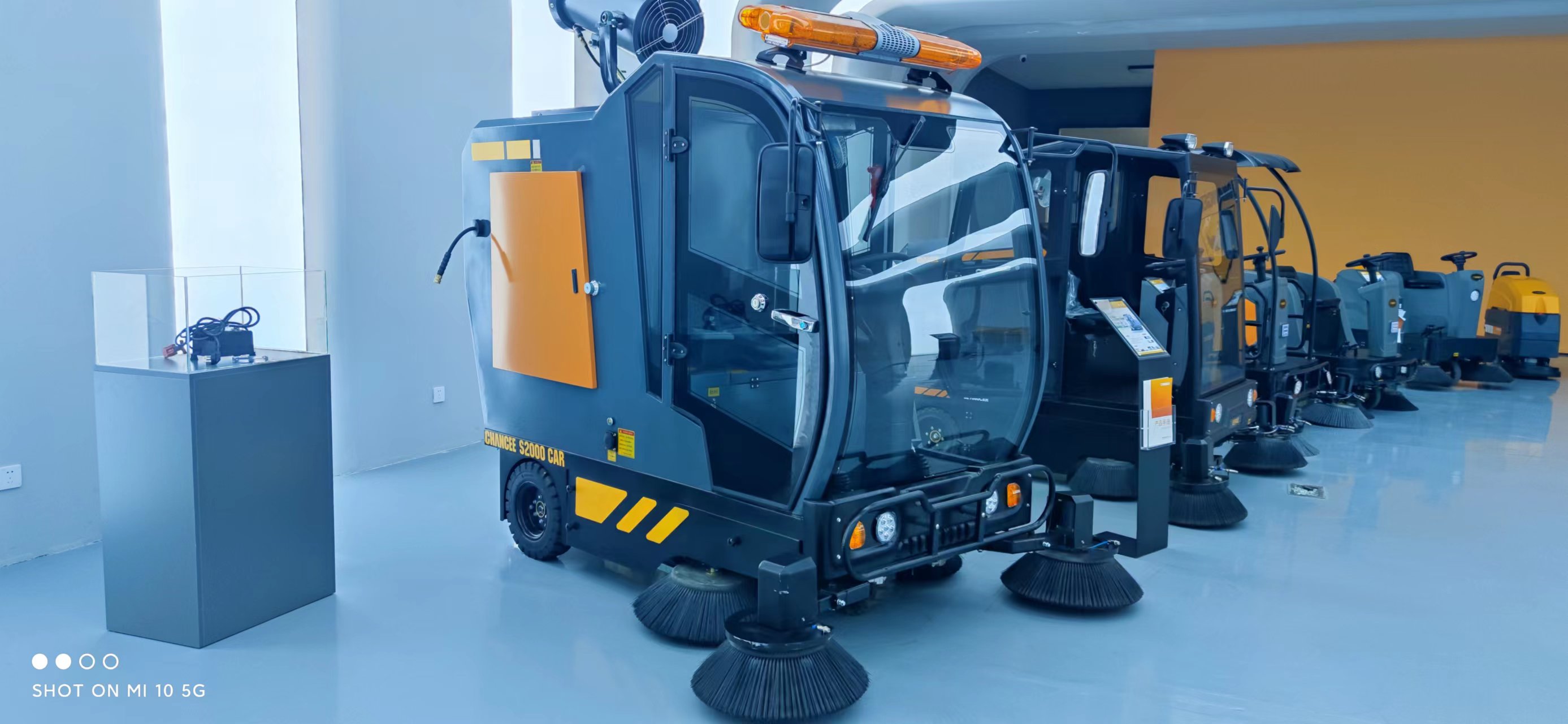 橙犀駕駛式掃地機價格多少，值得購買嘛？