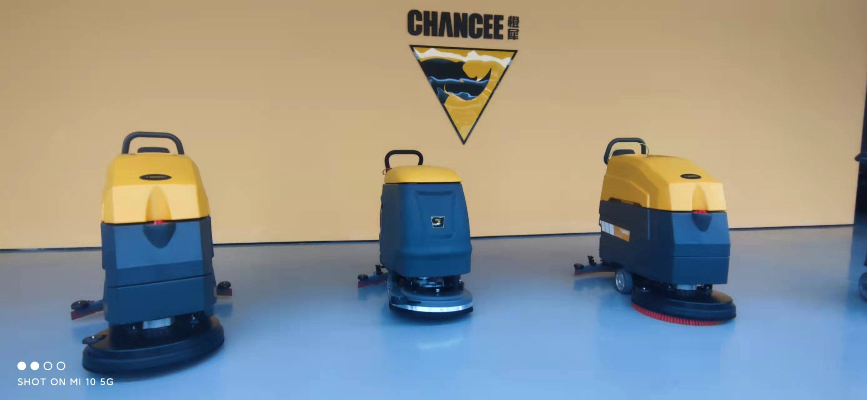 如何挑選到性價比高的全自動洗地機(jī)